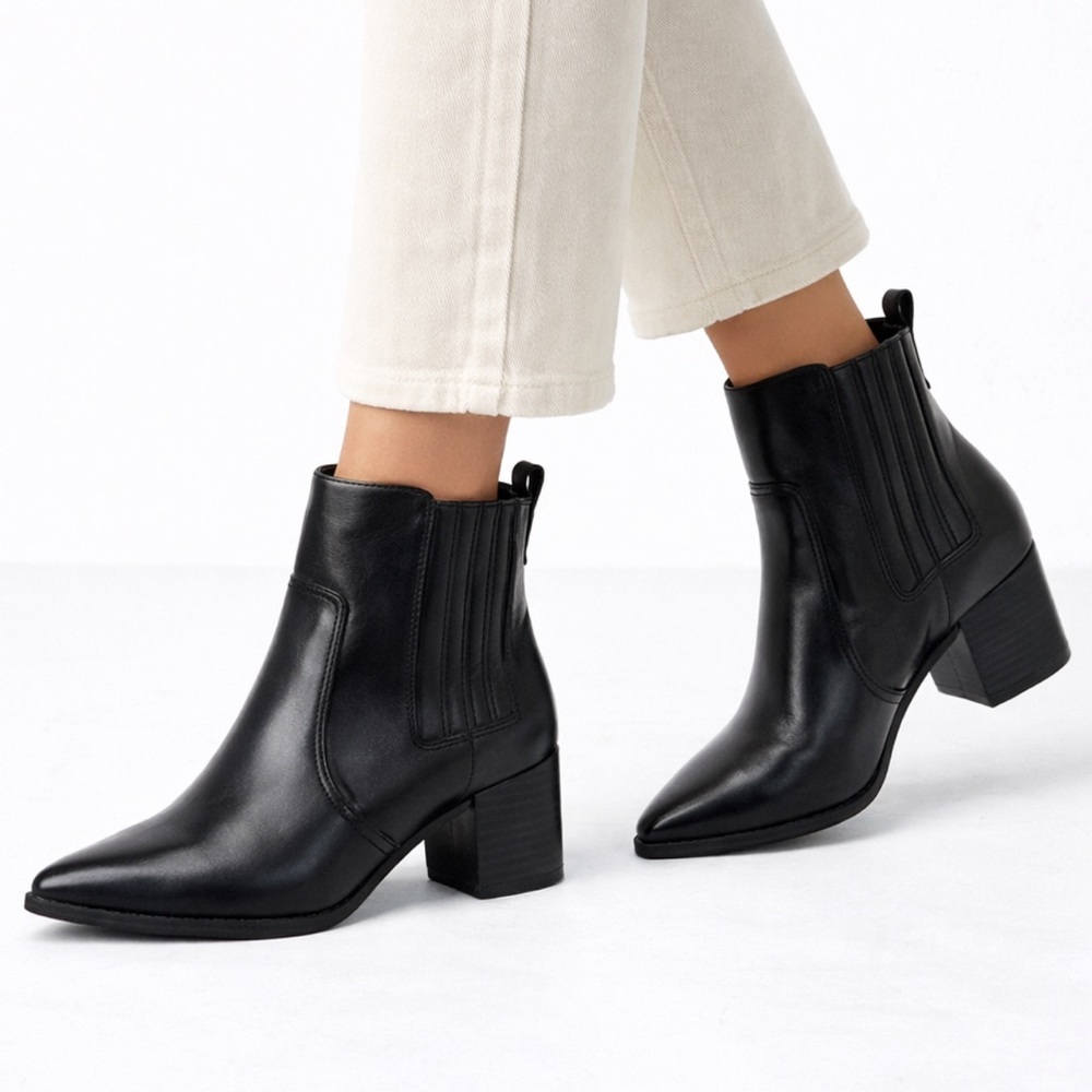 [Wild Diva] Classic Black Ankle Booties